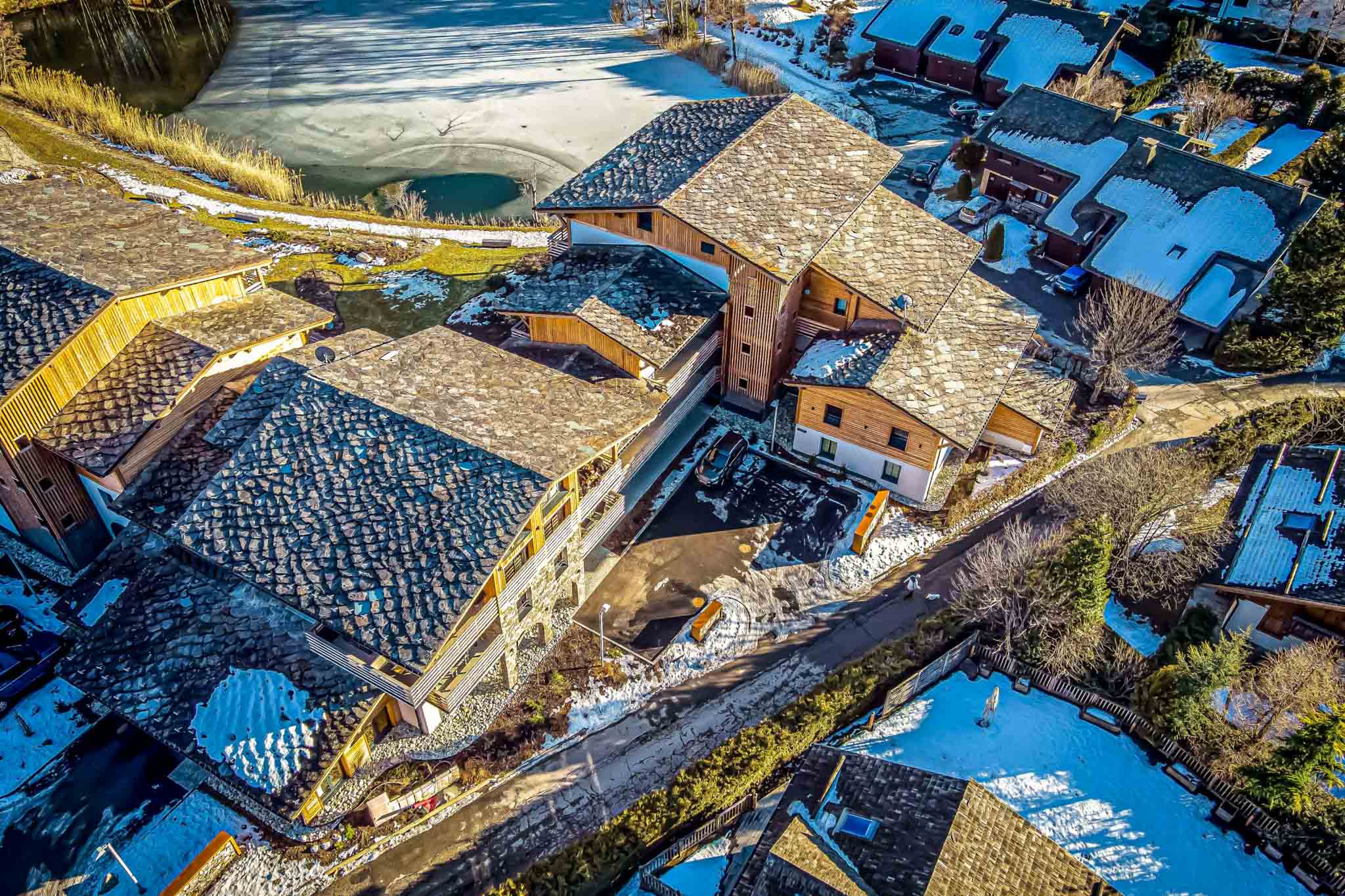 Dronefoto af skiresort i Chamonix Frankrig